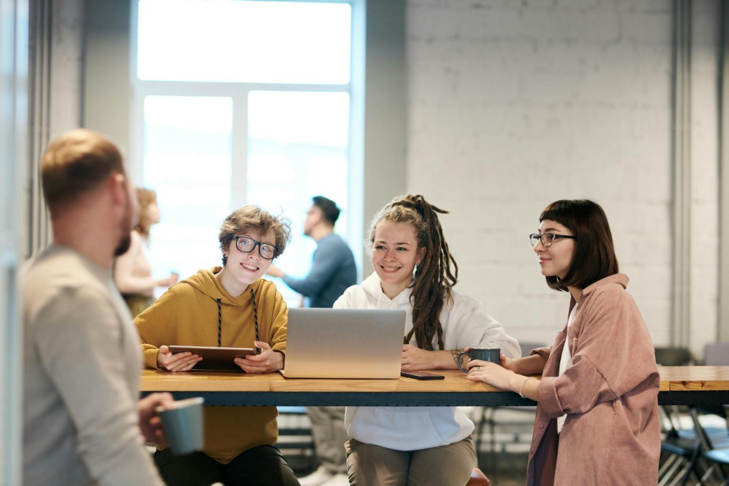 Analyse fiscale collaborative avec documents financiers